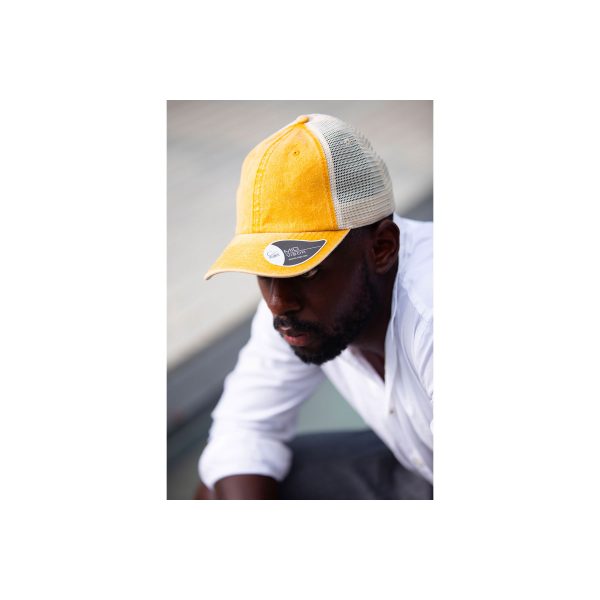 Cap with mesh CASE