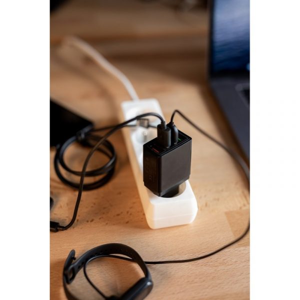 USB wall charger V0195