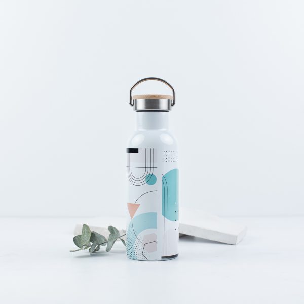 Water bottles with bamboo lids