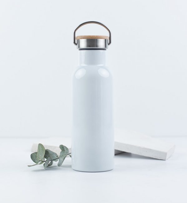 Water bottles with bamboo lids
