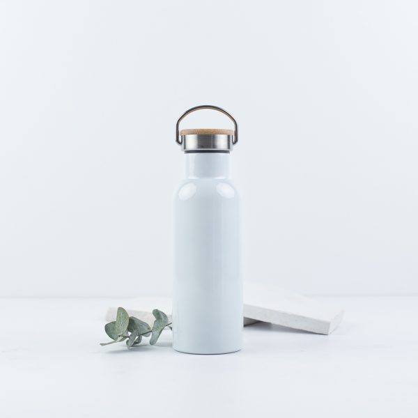 Water bottles with bamboo lids