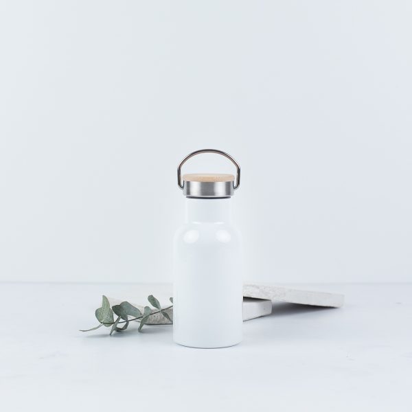 Water bottles with bamboo lids