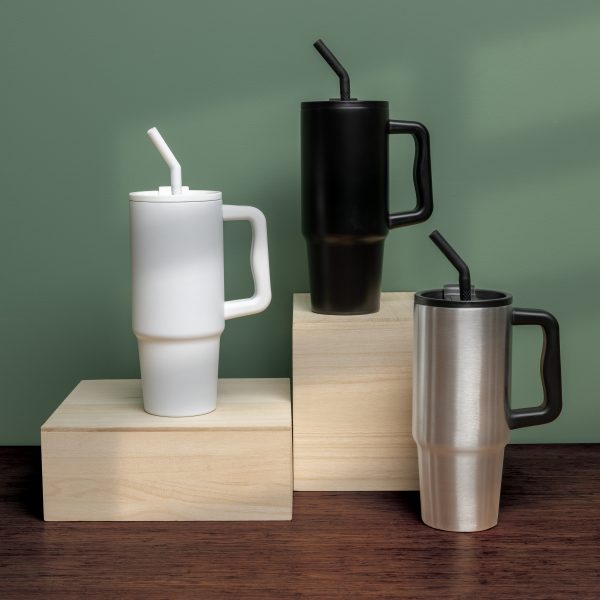Mug with straw P437.30