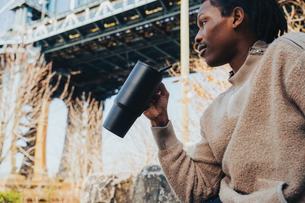 Mug with straw P437.30