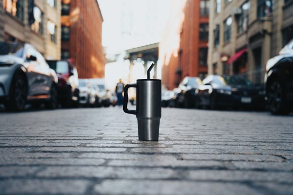Mug with straw P437.30