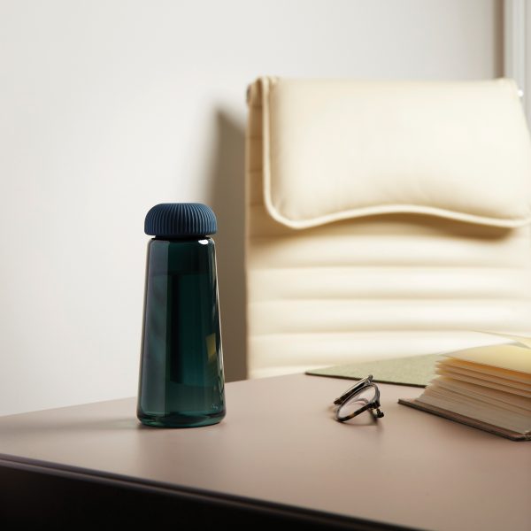 Elegant water bottle V43302